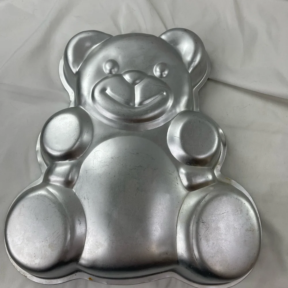 Wilton 1982 Wilton Teddy Bear Cake Pan, model number 502-3754.